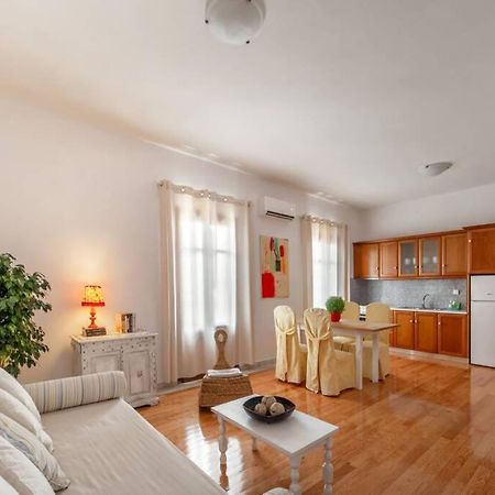Seaview Stylish Flat In Andros - Walk To Beach Bagian luar foto