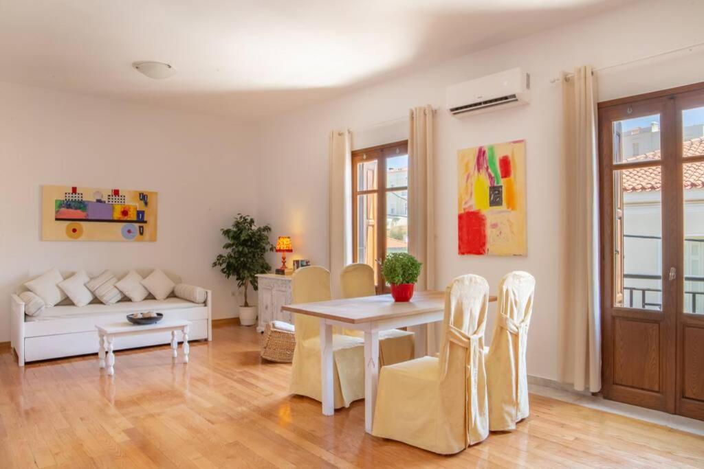 Seaview Stylish Flat In Andros - Walk To Beach Bagian luar foto